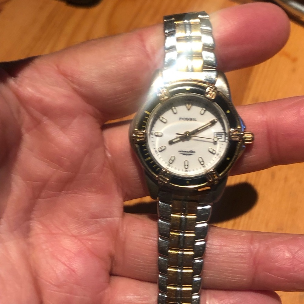 Fossil Watch Good Working Condition - image 2